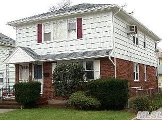 219 Grant Ave APT 1, Mineola, NY 11501