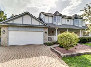 707 Fairview Ln, Bartlett, IL 60103