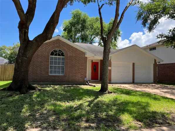 1827 Oak Ridge Dr, Kemah, TX 77565