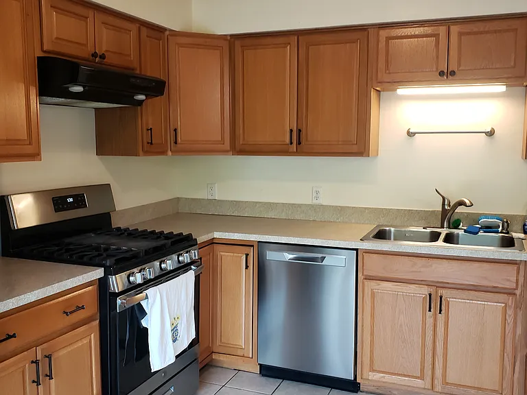 104 Batley Ct — Photo 3