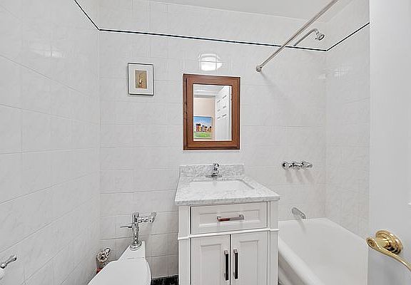 5th image of 23 W 73rd St #1002
