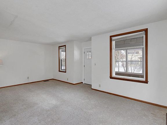4th image of 3327 Thomas Ave N
