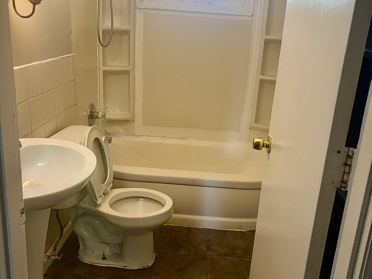 225 Londonderry Dr — Photo 12