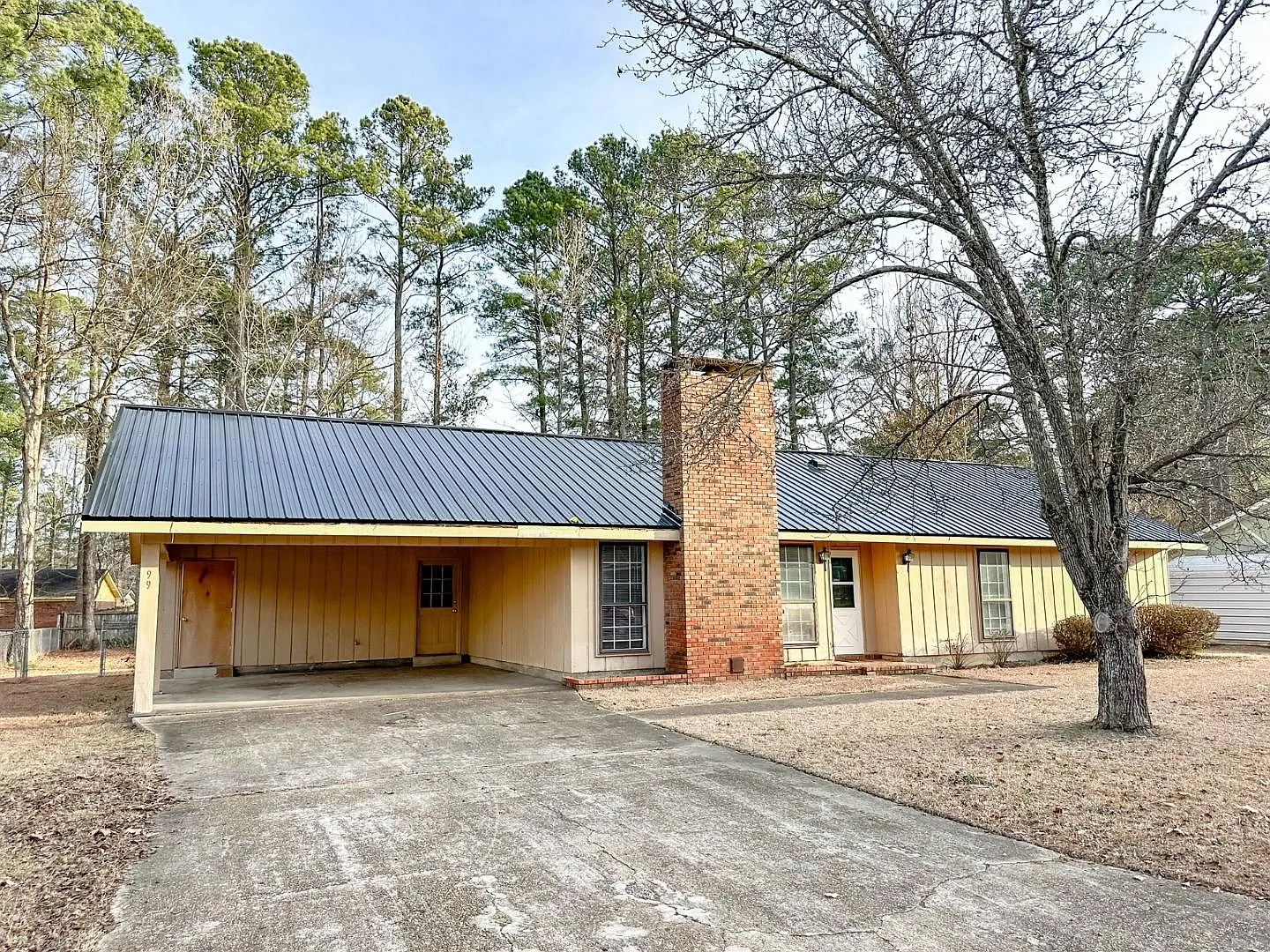 99 Gardenia Dr — Photo 2