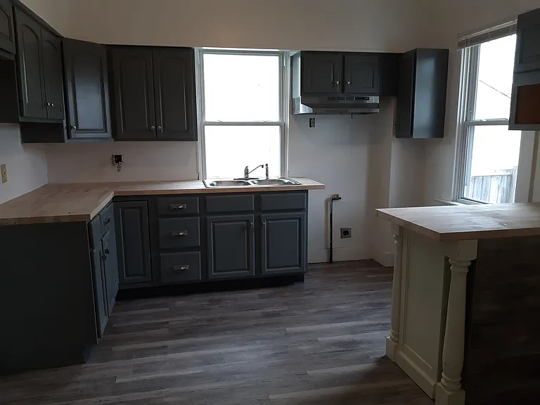 3517 E 2nd St — Photo 11