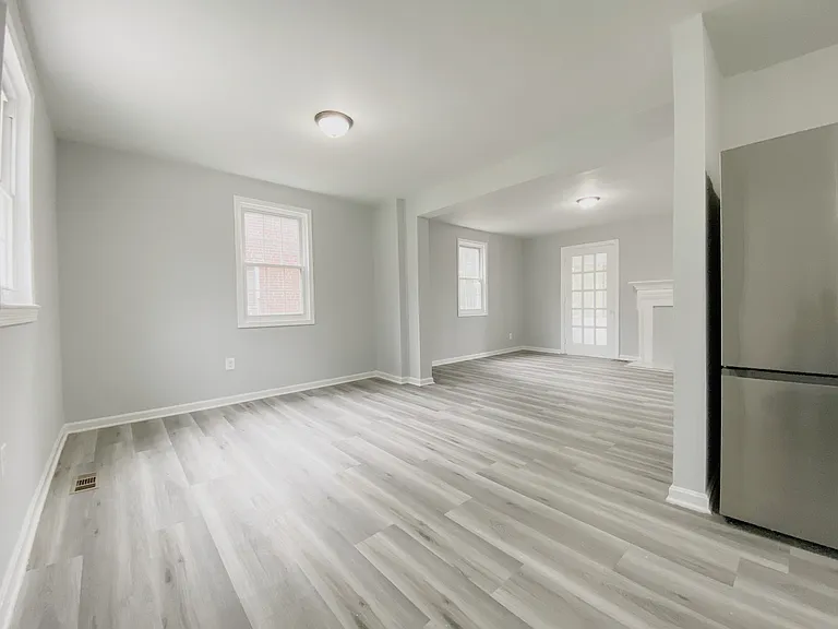 1536 Douglas St NE — Photo 9