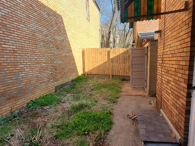 3103 Tretow St — Photo 17