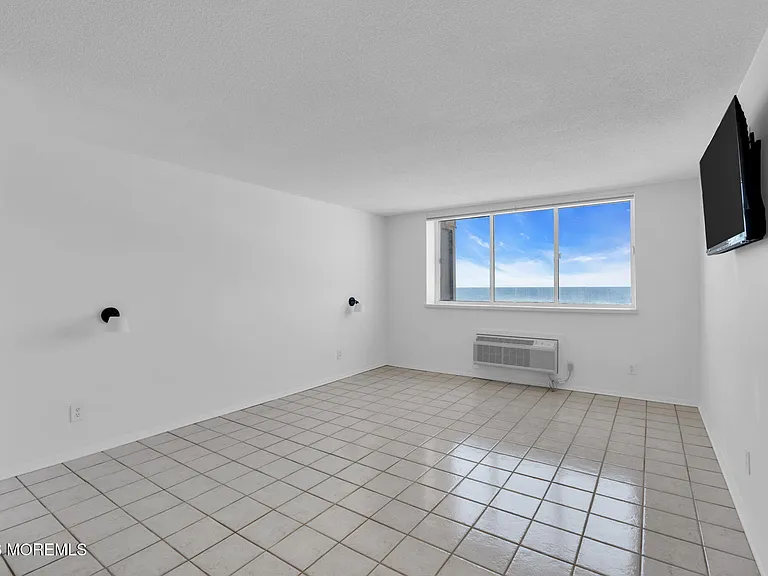 55 Ocean Ave #3L — Photo 23