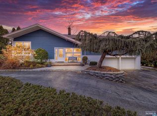 194 Victoria Ave, Paramus, NJ 07652