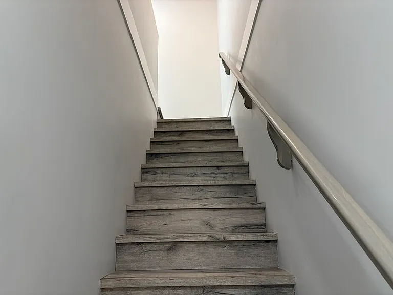 1025 Stockwell Ave #3 — Photo 9