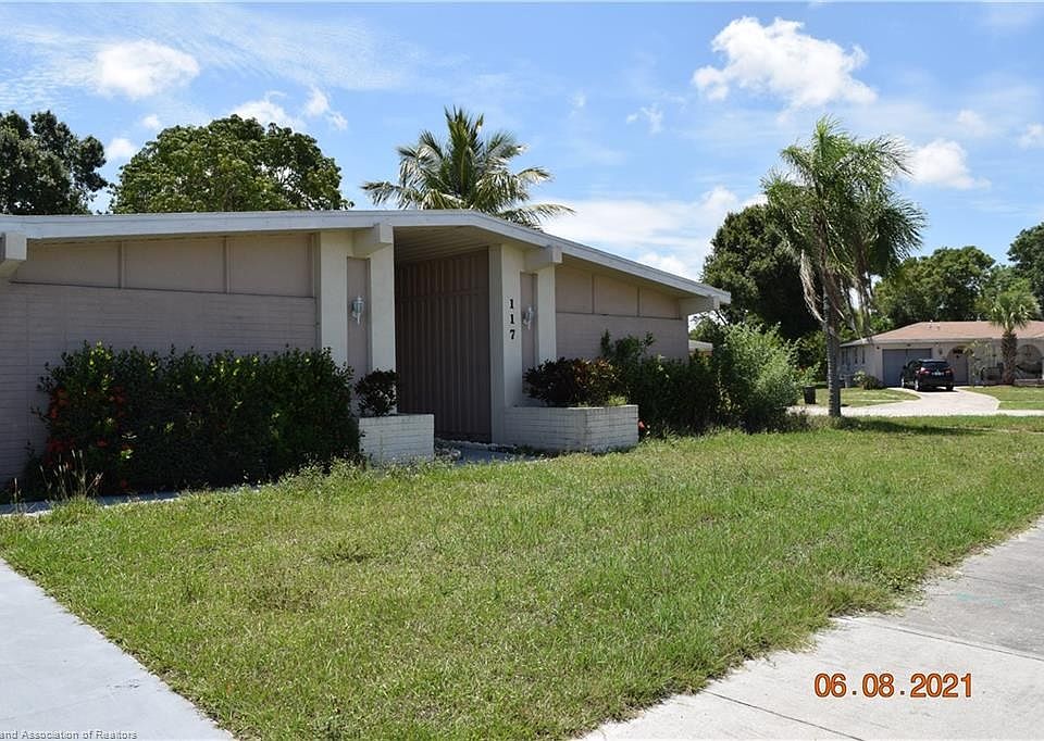 1st image of 117 NE Airoso Blvd