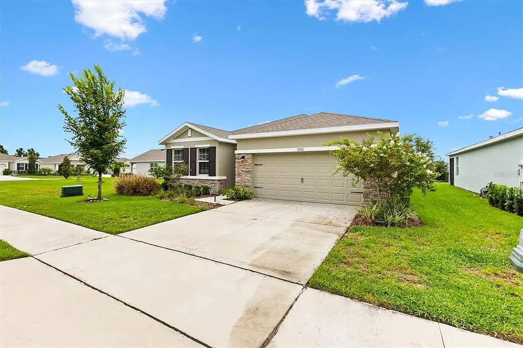 4 bed, 2.0 bath, 2031 sqft, $2,500 — Photo 4