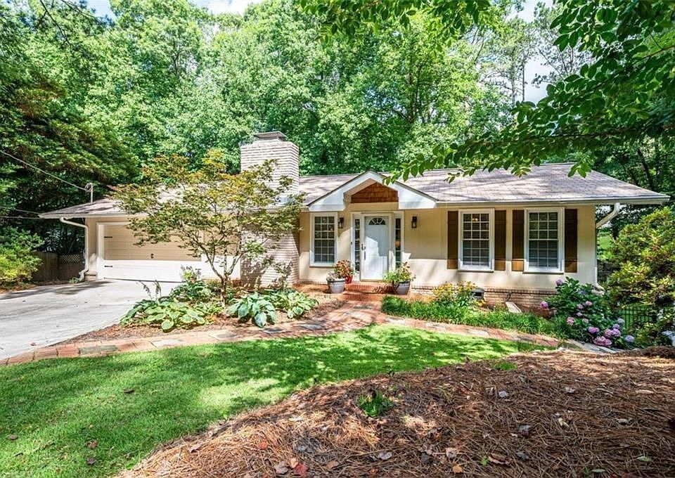 1st image of 2066 Amberwood Dr