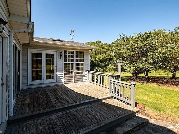 5th image of 173 Old Meadowbrook Ln