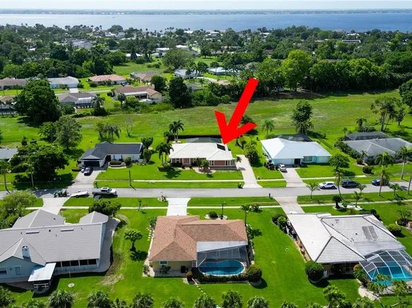 4180 Prestwick Ct, North Fort Myers, FL 33903