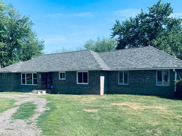 401 12th St, Valley Falls, KS 66088