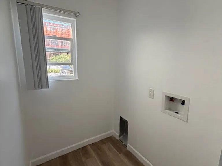 4705 Willowbrook Ave — Photo 56