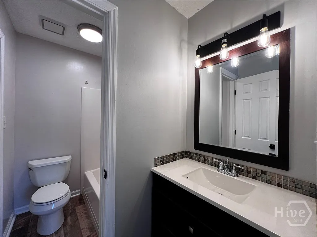 2 bed, 2.0 bath, 1200 sqft, $1,295 — Photo 4