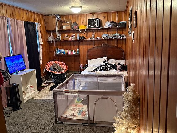 5th image of 3855 E Chestnut St