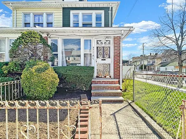 3702 Avenue, Brooklyn, NY 11210