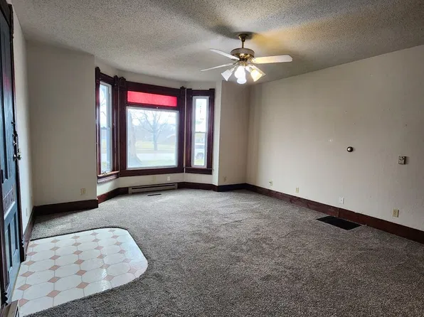 617 E Washington St, 617 E Washington St #B, Knoxville, IA 50138