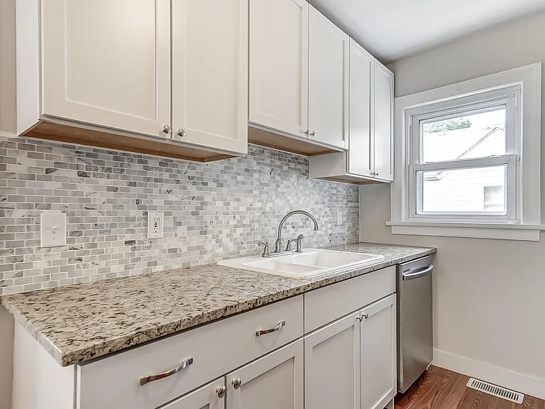 71 Lucas Dr — Photo 22