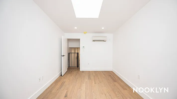 Rented by Nooklyn NYC LLC | media 4