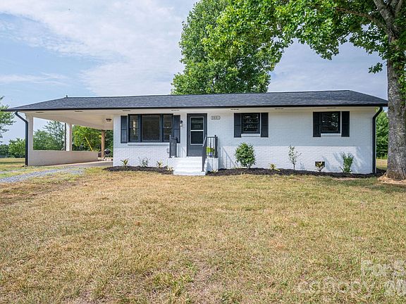 2nd image of 3331 Hog Hill Rd