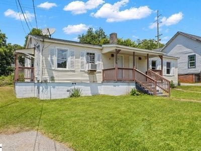 8 W 8th St, Greenville, SC, 29611