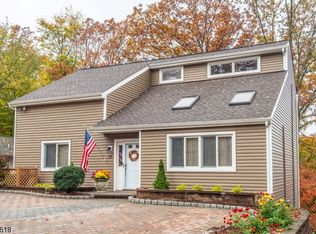 23 Longview Trl W, Denville, NJ