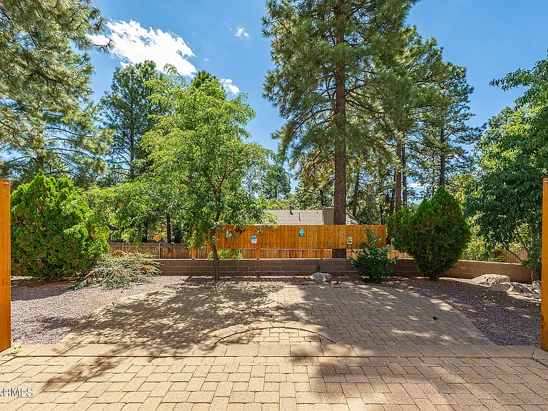 1535 E Appalachian Rd — Photo 31