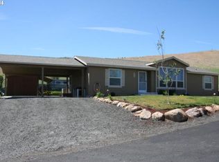 475 NW Ashbrook St, Dufur, OR 97021