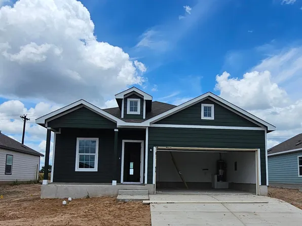 511 Halfmoon Dr, Lockhart, TX 78644
