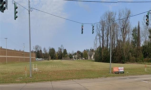 1st image of 0 Memorial Dr