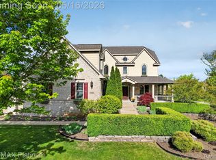 10709 Stoney Point Dr, South Lyon, MI 48178