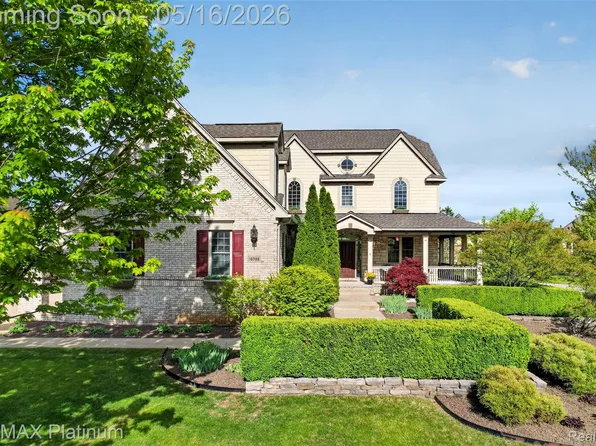 10709 Stoney Point Dr, South Lyon, MI 48178