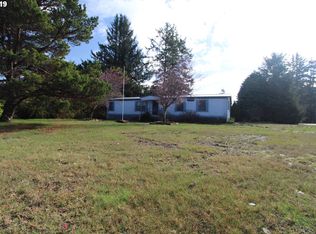 90839 Robertson Ln, Coos Bay, OR 97420