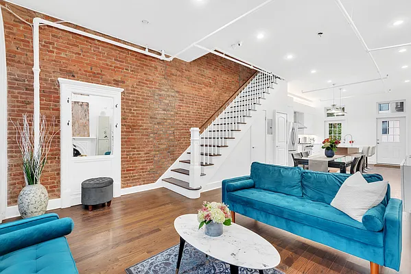 Rented by Compass | media 2