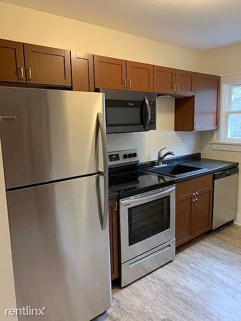 2 bed, 836 sqft, $1,400 — Photo 2