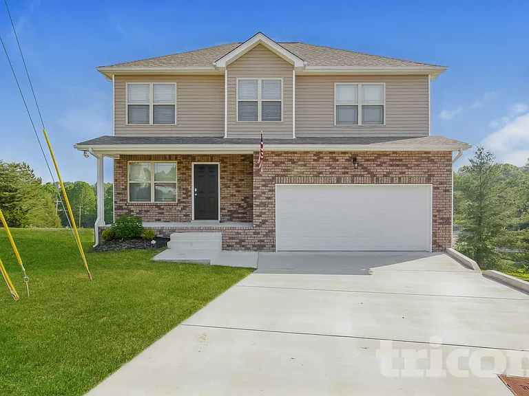 642 Berry Cir — Photo 1