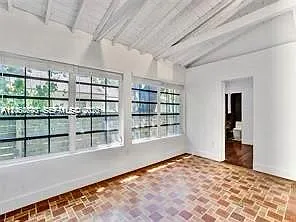 400 NE 86th St — Photo 22