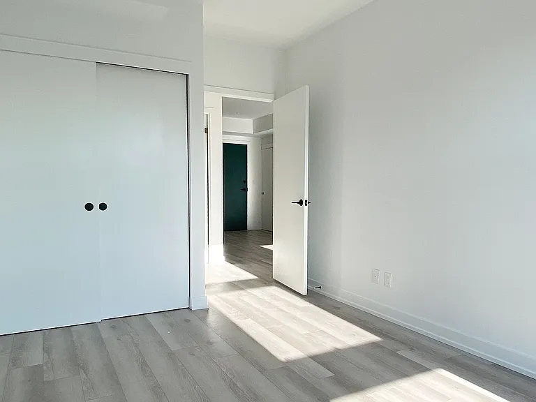 2000 Bathurst St #505 — Photo 9