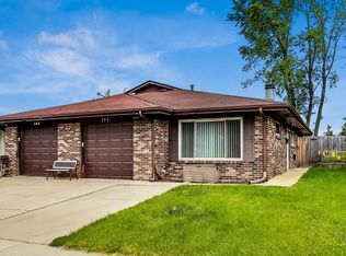 142 Innsbrook Dr, Streamwood, IL 60107