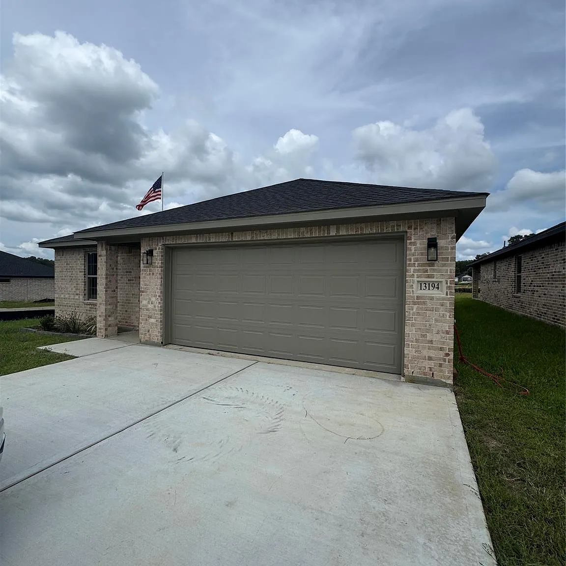 4 bed, 2.0 bath, 1638 sqft, $2,300 — Photo 1
