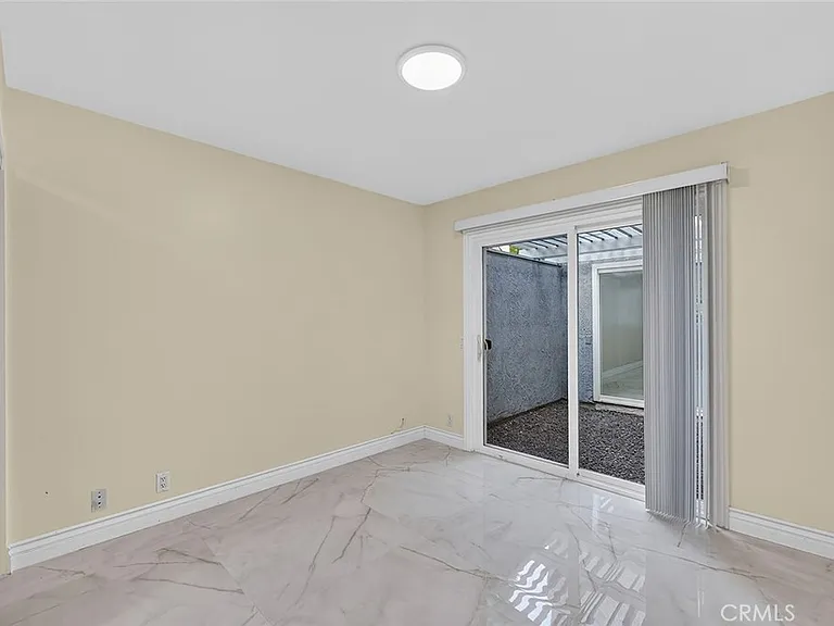 61 Sparrowhawk — Photo 12