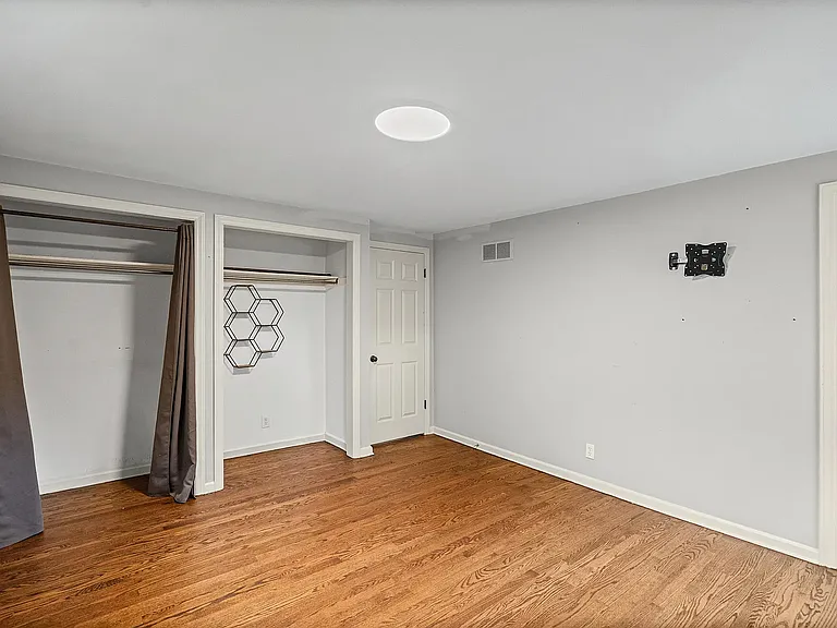 8345 Reinhardt St — Photo 14