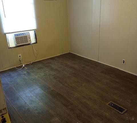 5th image of 215 Kimberly Dr