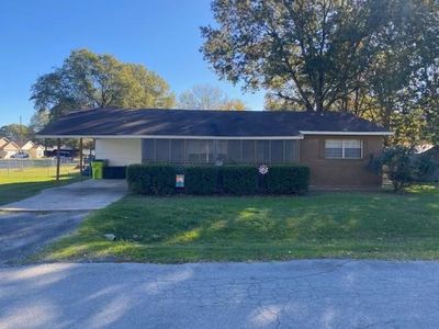1402 S Vine St, Stuttgart, AR, 72160