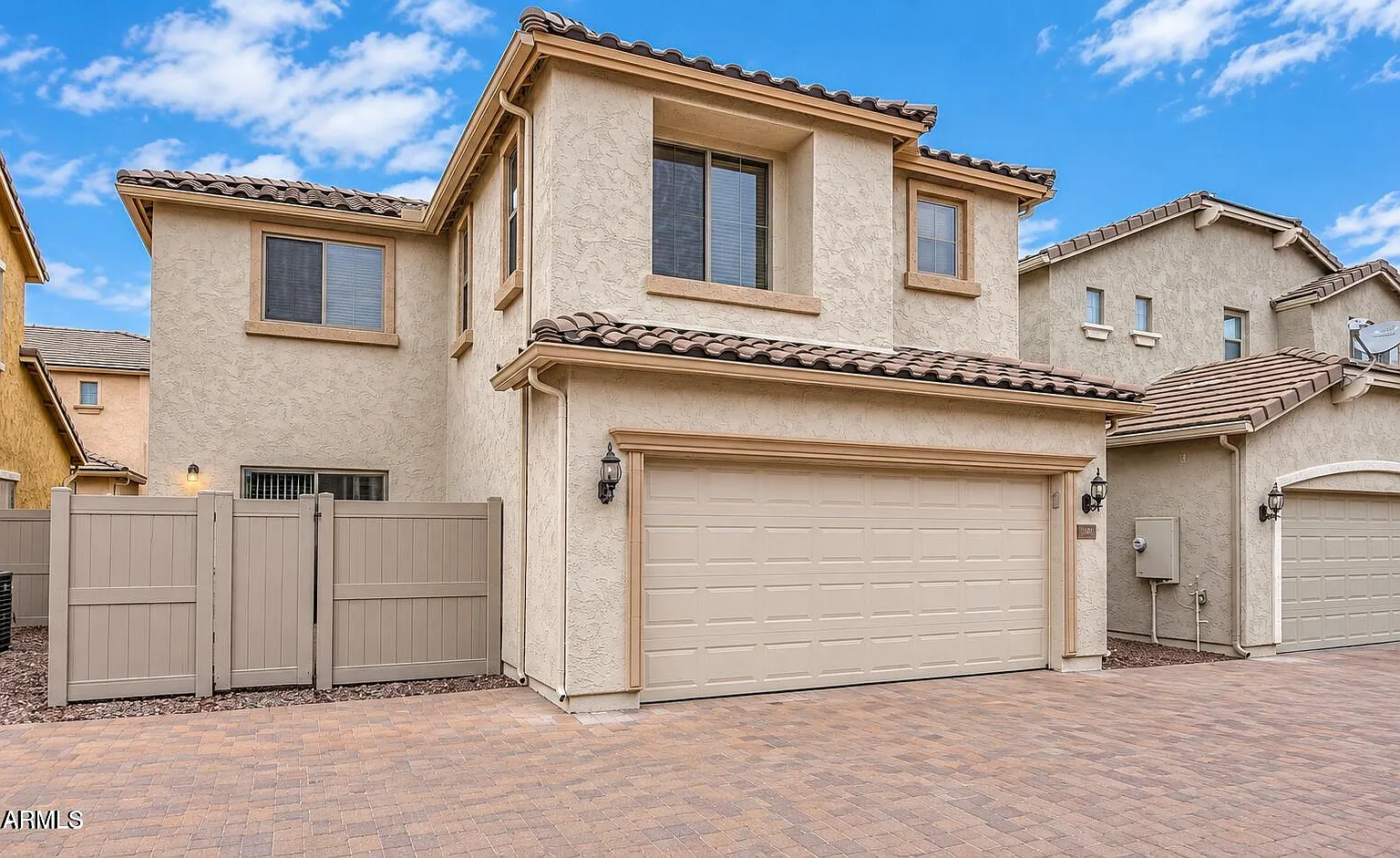 3 bed, 2.5 bath, 1454 sqft, $2,350 — Photo 2