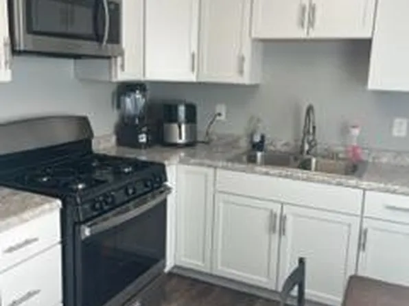 1507 Hattie St, Garden City, KS 67846